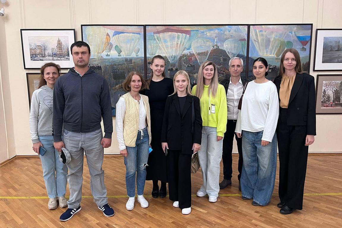 Сотрудники комплекса отправились на экскурсию в ставропольский музей изобразительных искусств